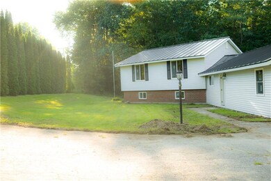 Plenty of parking in driveway.