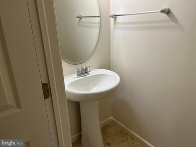 270 Locust St unit 6, New Holland, PA 17557 - photo 4