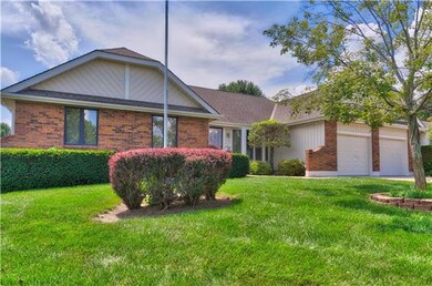 219 SW Seagull St, Lees Summit, MO 64082 - photo 2