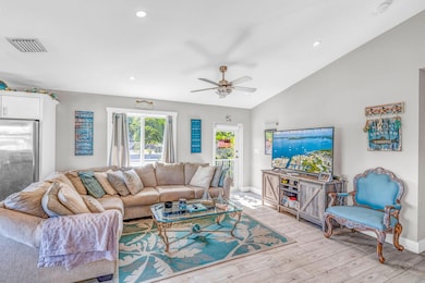 6 Living Room To Entrance