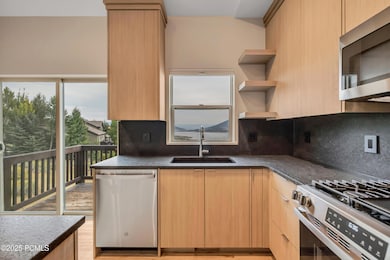 198 E Keetly Close Cir, Heber City, UT 84032 - photo 3