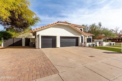 242 W Royal Palm Rd, Phoenix, AZ 85021 - photo 4