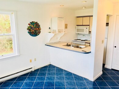 152 Tuckerman Ave unit 1, Middletown, RI 02842 - photo 3