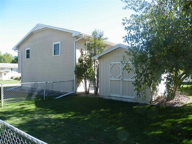 1308 Fleur Dr, Waterloo, IA 50701 - photo 3