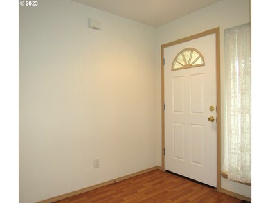 1743 SW 29th St, Troutdale, OR 97060 - photo 5