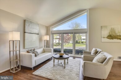 8327 Syracuse Cir, Vienna, VA 22180 - photo 3