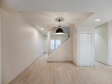 2445 Monarch Dr unit 402, Laredo, TX 78045 - photo 6