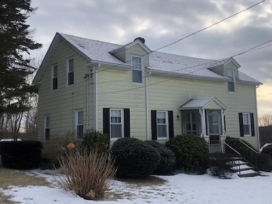 589 Henshaw St, Rochdale, MA 01542 - photo 2