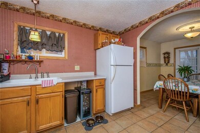 2520 E Grand Ave, Des Moines, IA 50317 - photo 7