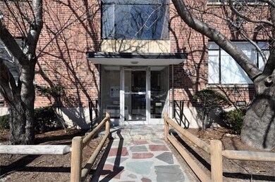 569 Washington St unit 17, Brookline, MA 02446 - photo 2