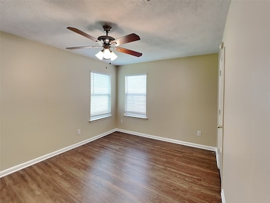 11010 Heather Bluff Ln, Houston, TX 77075 - photo 7