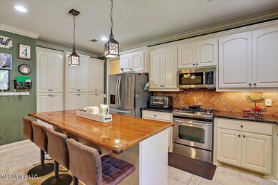 10-112 Meadow Park Dr