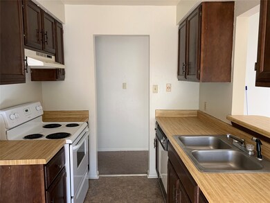 Kitchen with plenty of cabinet space