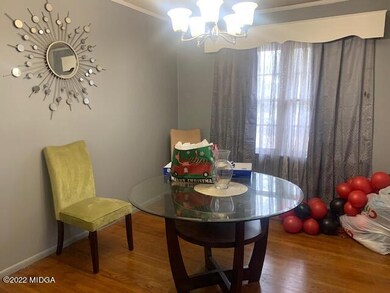 3274hillcrestdin