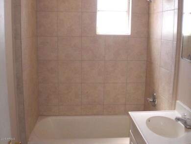 1626 W McDowell - a bathroom view 2 x1