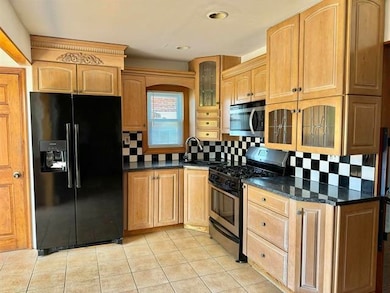 720 Hudson Ave, Secaucus, NJ 07094 - photo 3