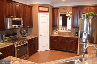 273 Valencia Dr, Monroe Township, NJ 08831 - photo 4