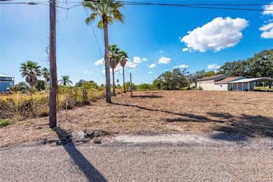 2221 Avenue A, San Leon, TX 77539 - photo 2