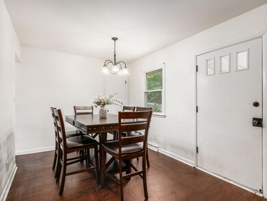 005_db7da1_C - 977 E 21st 037