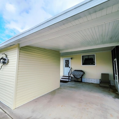 526 Hemingway Terrace unit F-02, Fort Pierce, FL 34982 - photo 5