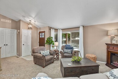 10-web-or-mls-Entryway-3