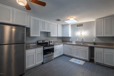 004_Kitchen