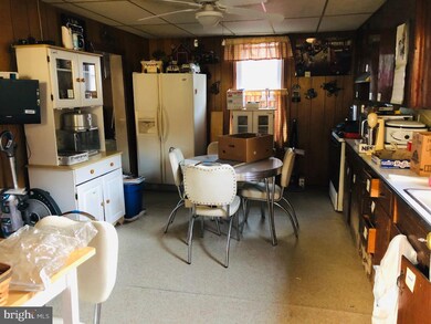 3946 Lincoln St, Chambersburg, PA 17202 - photo 4