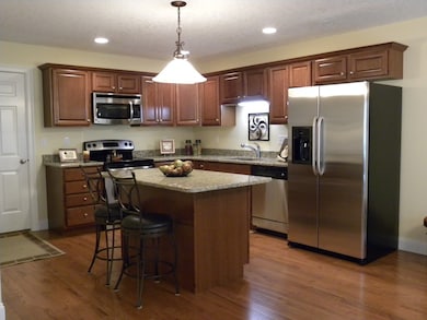 517 Ideal Ln unit 613, Ludlow, MA 01056 - photo 3