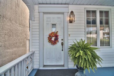 709 Dunmore St unit 11, Throop, PA 18512 - photo 4