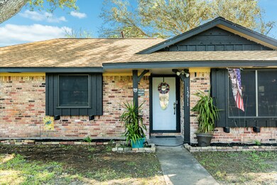 15911 Ash Rd, Alvin, TX 77511 - photo 2