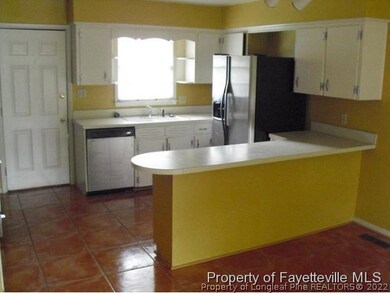 1410 Berkshire Rd, Fayetteville, NC 28304 - photo 4