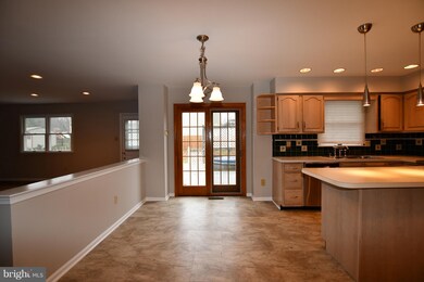 761 Highpointe Cir, Langhorne, PA 19047 - photo 4