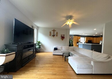 11986 Rayborn Creek Dr, Manassas, VA 20109 - photo 7