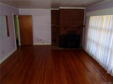 1222 E Broad St, Statesville, NC 28677 - photo 4