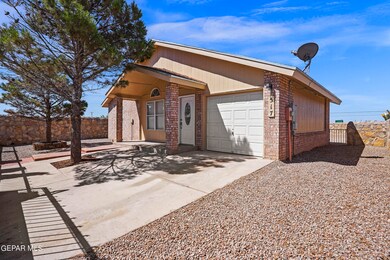 517 Bryce Dr, Horizon City, TX 79928 - photo 2