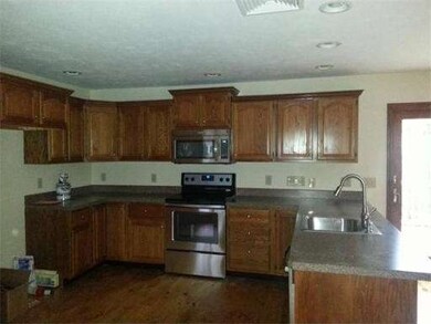 35 Woodland Ave, Milford, MA 01757 - photo 4