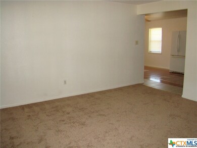 305 Oak St, Copperas Cove, TX 76522 - photo 4