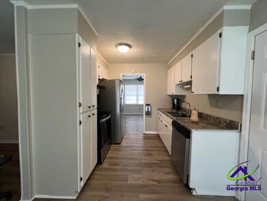 211 Gawin Dr, Warner Robins, GA 31093 - photo 2