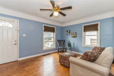 649 29th St SE, Cedar Rapids, IA 52403 - photo 5