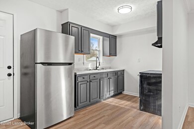 1274 Lipps Ln, Louisville, KY 40219 - photo 5