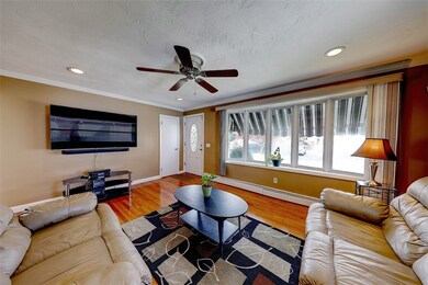 37 Wainwright St, Providence, RI 02908 - photo 5