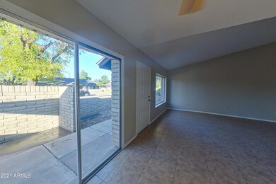 35 W Concorda Dr Tempe AZ-print-004-019-