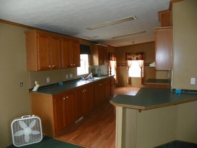 321 W Lafayette St, Laurel, IN 47024 - photo 3