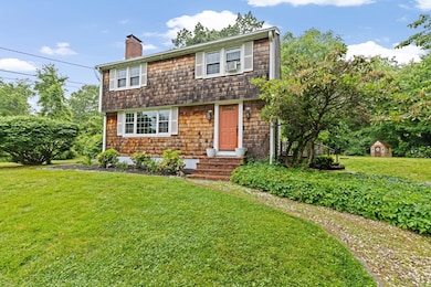 106 Weir St, Hingham, MA 02043 - photo 2