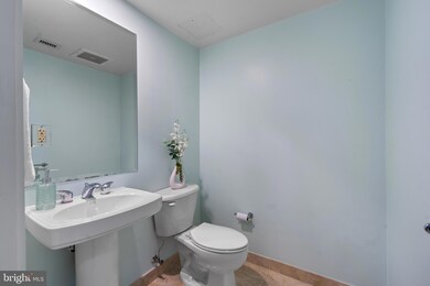 Ventana unit 903, Washington, DC 20004 - photo 7