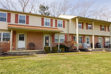 335 Carriage Ln, Canfield, OH 44406 - photo 4