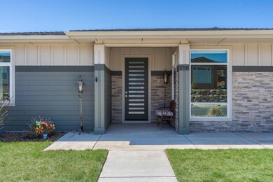 3701 SW 45th St, Redmond, OR 97756 - photo 2