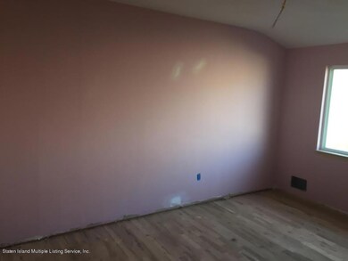 49 Towers Ln, Staten Island, NY 10314 - photo 4