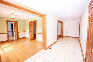 227 Laurel Creek Rd, Statesville, NC 28625 - photo 4