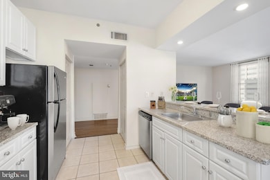 204 S 17th St unit 5H, Philadelphia, PA 19103 - photo 2